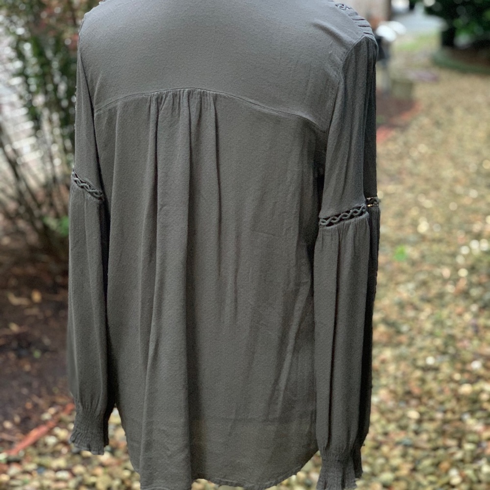 Pleione Gray Relaxed Blouse with Long Sleeves - Picture 2 of 8